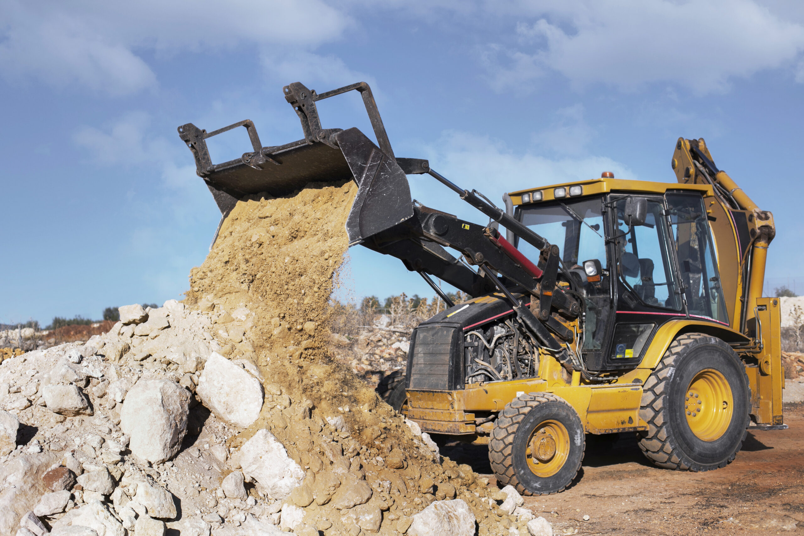 heavy-excavator-digging-day-light (1)
